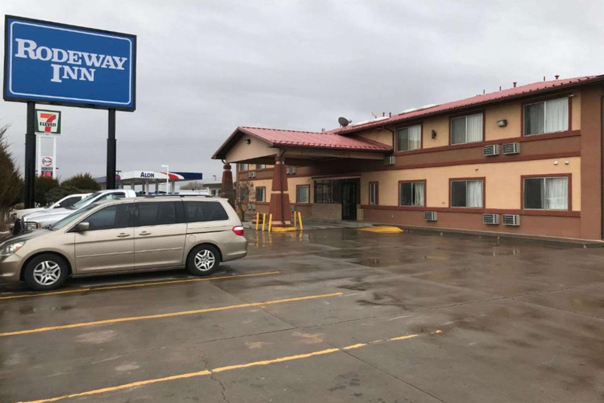 Rodeway Inn Moriarty Bagian luar foto