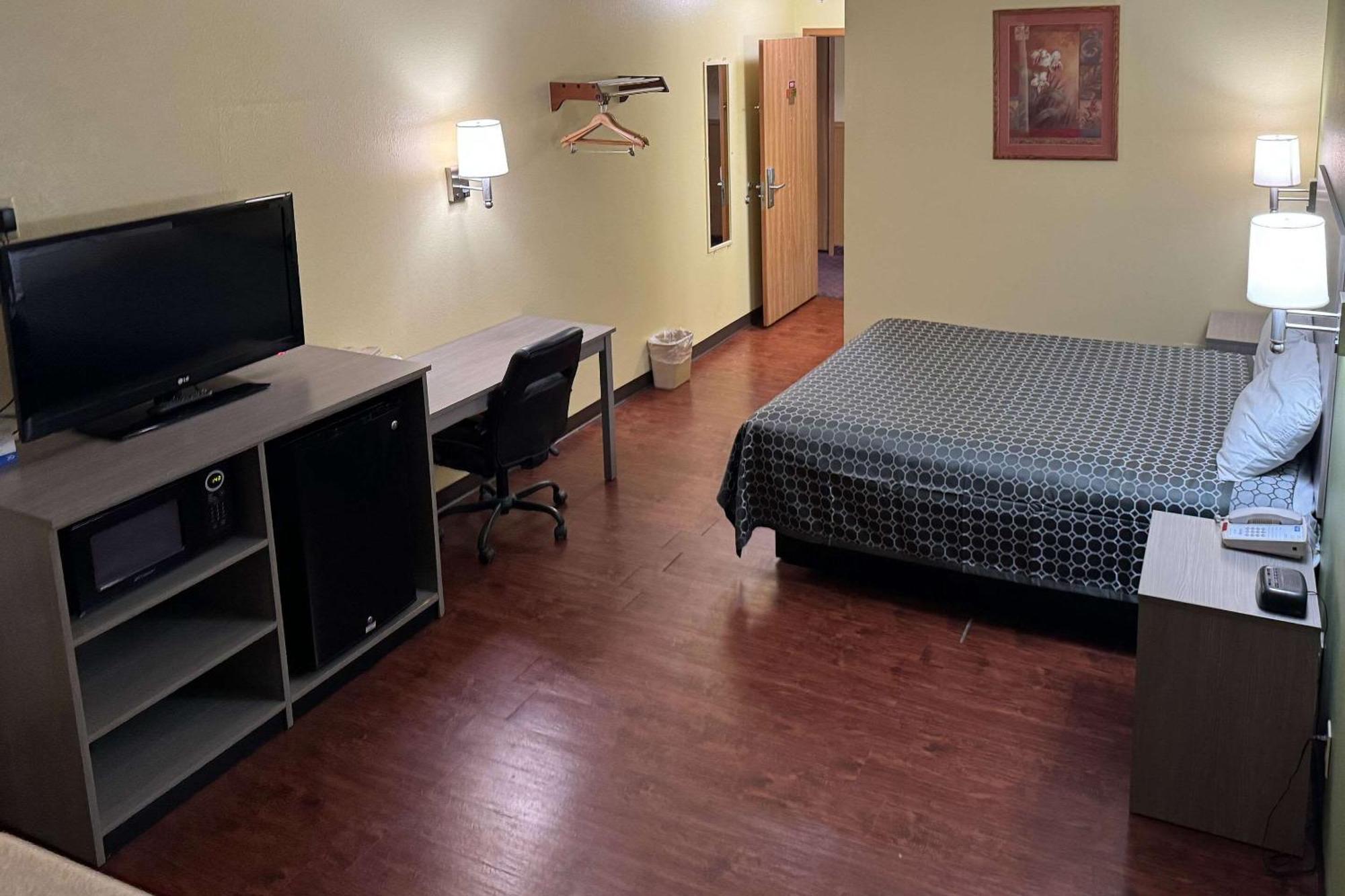 Rodeway Inn Moriarty Bagian luar foto